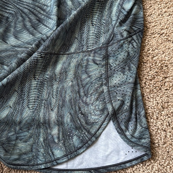 Lululemon High Neck Split Hem Run Tank Dimensional Icing Blue Multi - Picture 8 of 10